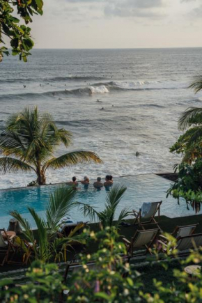 Puro Surf Hotel
